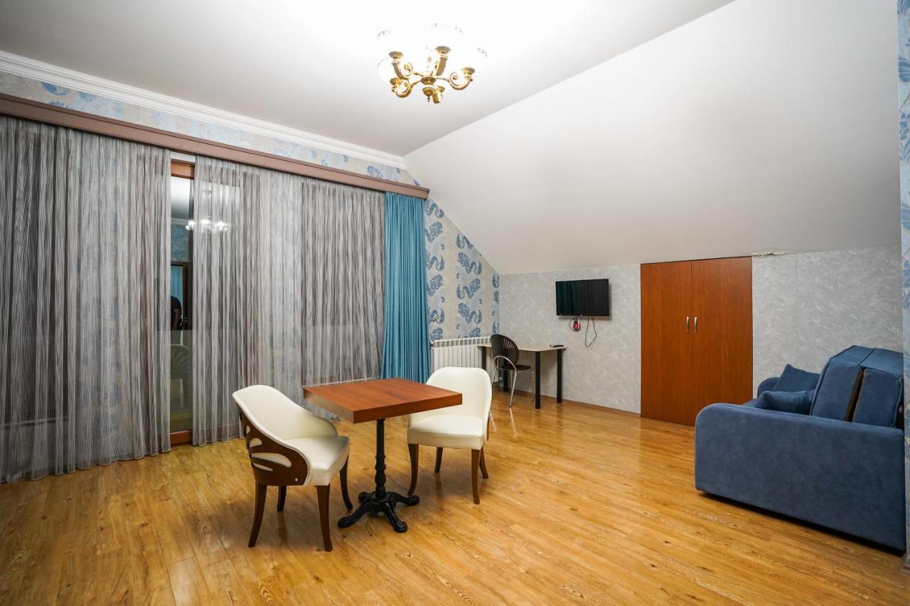 Natali Hotel Боржомі Екстер'єр фото